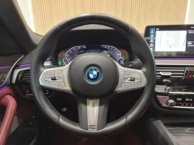 BMW 5 Series — Фото автомобиля 8