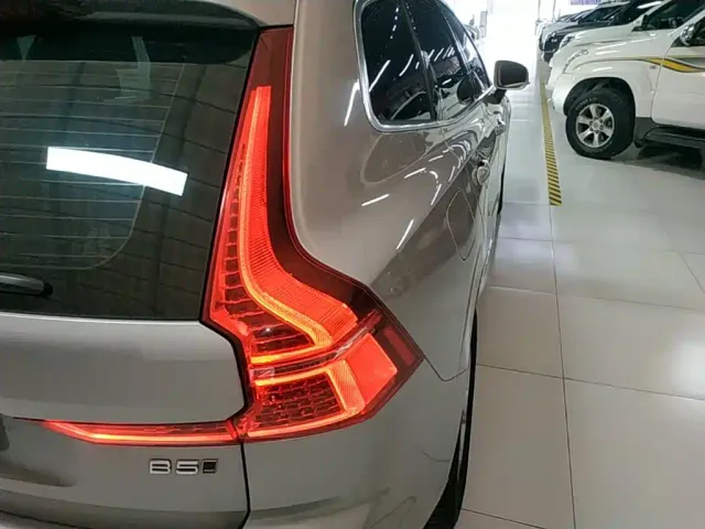 Volvo XC60 — Фото автомобиля 7