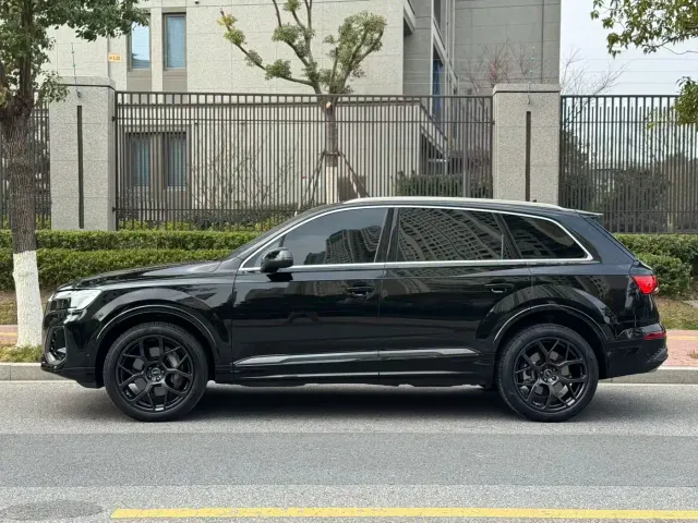 Audi Q7 — Фото автомобиля 13
