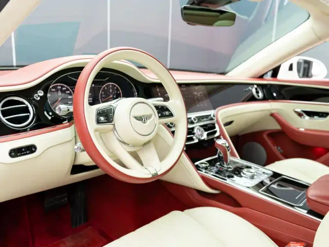 Bentley Flying Spur — Фото автомобиля 10