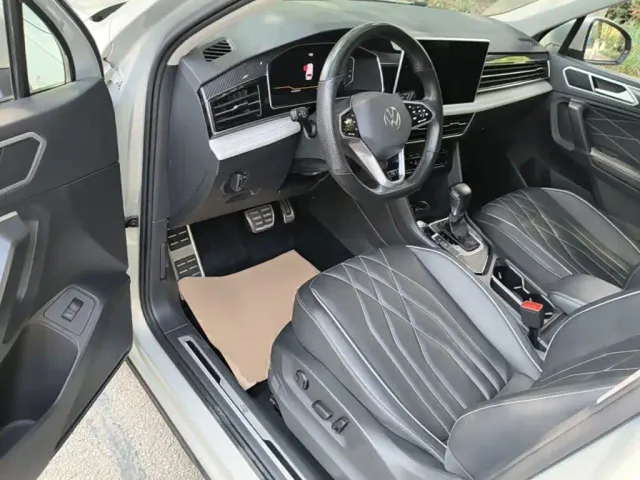 Volkswagen Tiguan L — Фото автомобиля 15