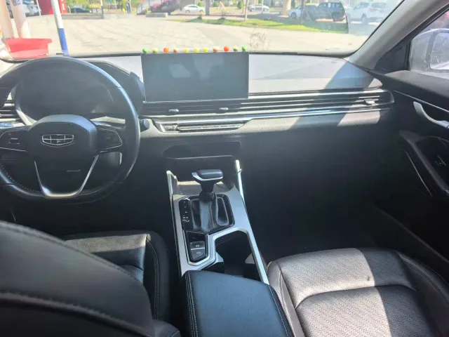 Geely Emgrand — Фото автомобиля 7
