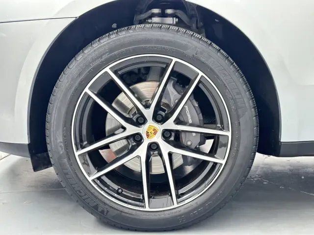 Porsche Macan — Фото автомобиля 24