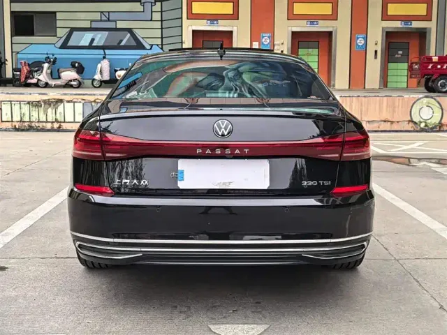 Volkswagen Passat — Фото автомобиля 18