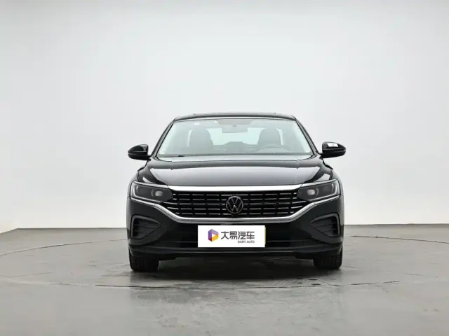 Volkswagen Passat — Фото автомобиля 2