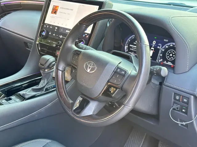 Toyota Alphard — Фото автомобиля 4