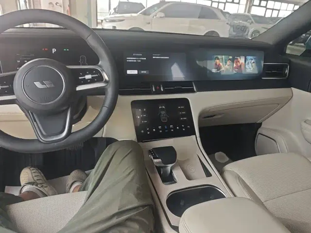 Li Auto ONE — Фото автомобиля 9