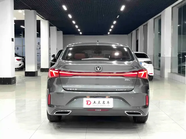 Changan Eado — Фото автомобиля 5
