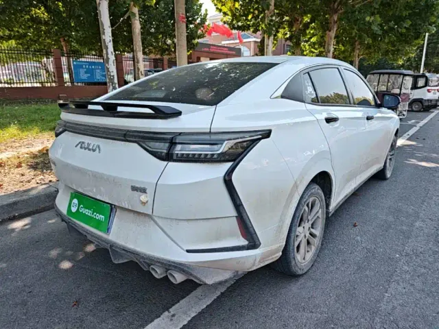 Dongfeng Yixuan — Фото автомобиля 6