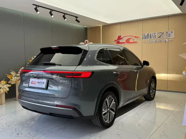 Geely Galaxy Starship 7 EM-i — Фото автомобиля 8