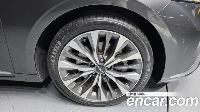 Kia K8 — Фото автомобиля 6