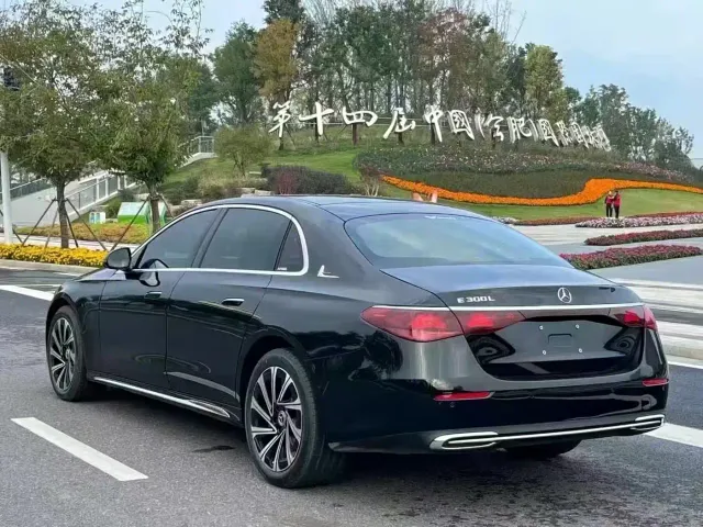 Mercedes-Benz E-Class — Фото автомобиля 9