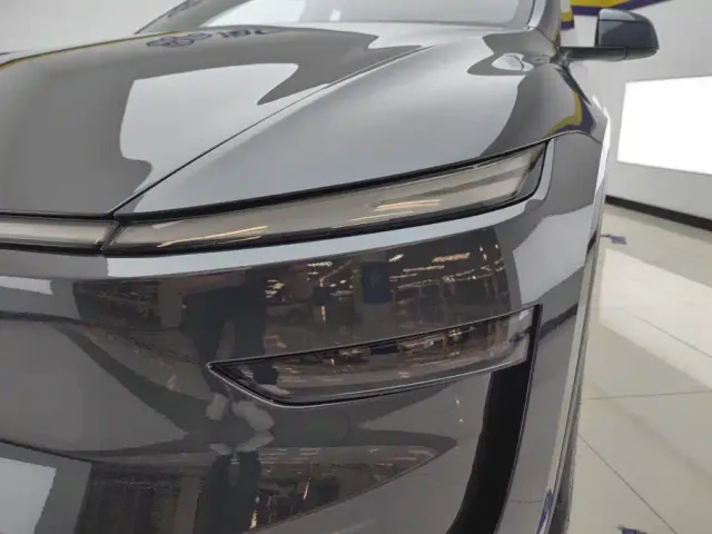 Tesla Model Y — Фото автомобиля 5