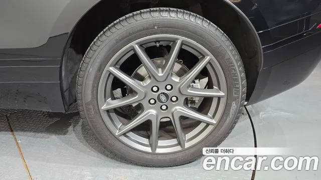 Land Rover Range Rover Velar Range Rover Velar 3.0 P400 R-Dynamic HSE — Фото автомобиля 15