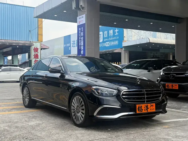 Mercedes-Benz E-Class — Фото автомобиля 3
