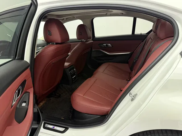 BMW 3 Series — Фото автомобиля 16