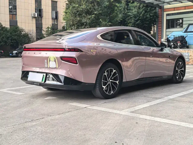 Xpeng P7 — Фото автомобиля 15