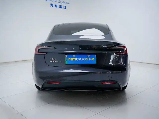 Tesla Model 3 — Фото автомобиля 13