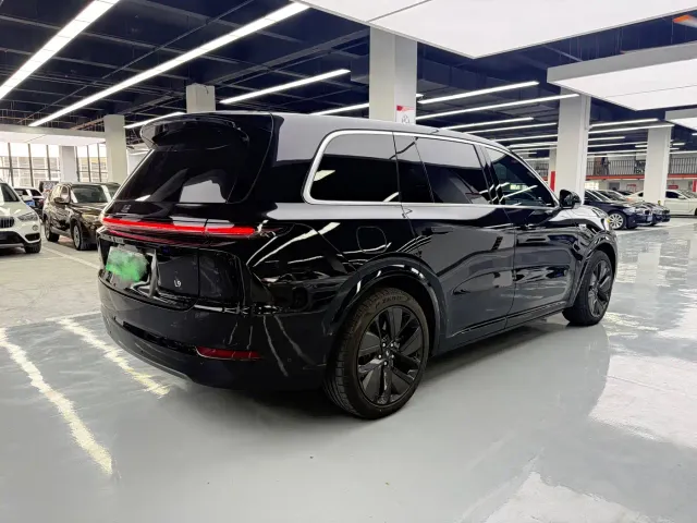 Li Auto L9 — Фото автомобиля 13