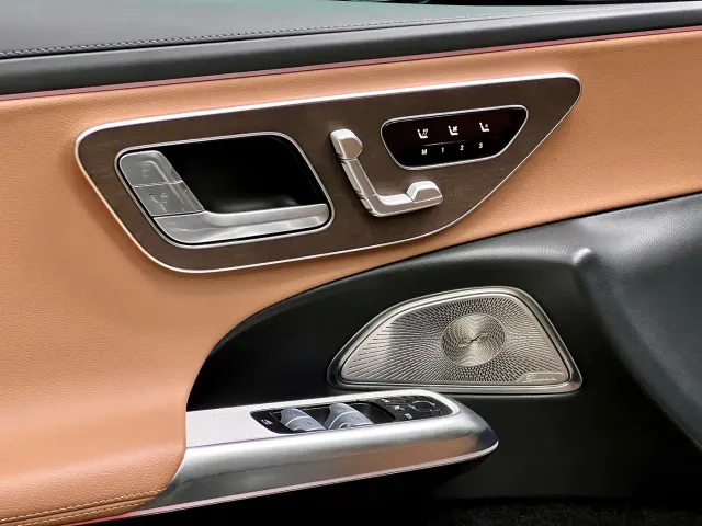 Mercedes-Benz E-Class — Фото автомобиля 22