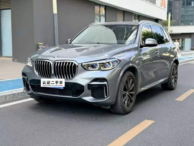 Фотография автомобиля — BMW X5