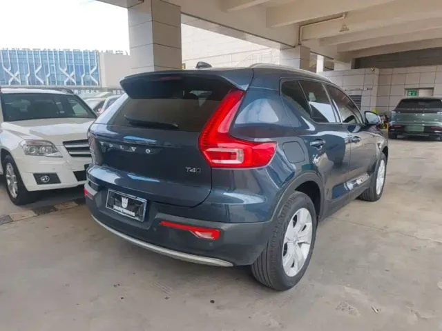 Volvo XC40 — Фото автомобиля 6