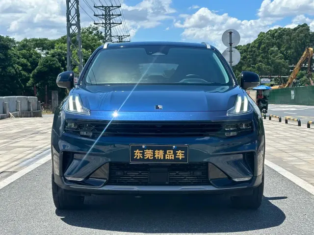 Lynk & Co 06 — Фото автомобиля 2