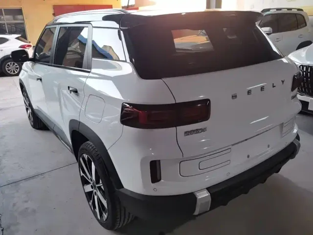 Geely ICON — Фото автомобиля 22