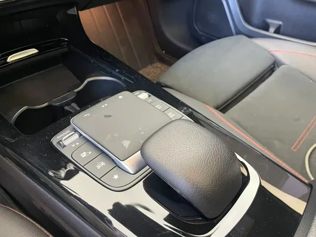 Mercedes-Benz A-Class — Фото автомобиля 12