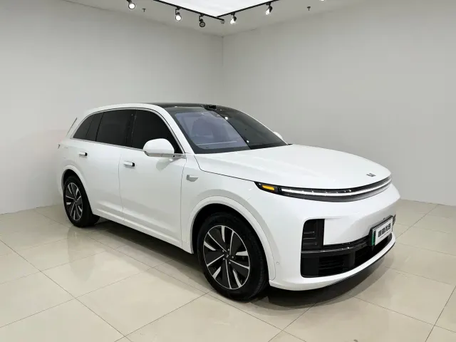 Li Auto L7 — Фото автомобиля 3