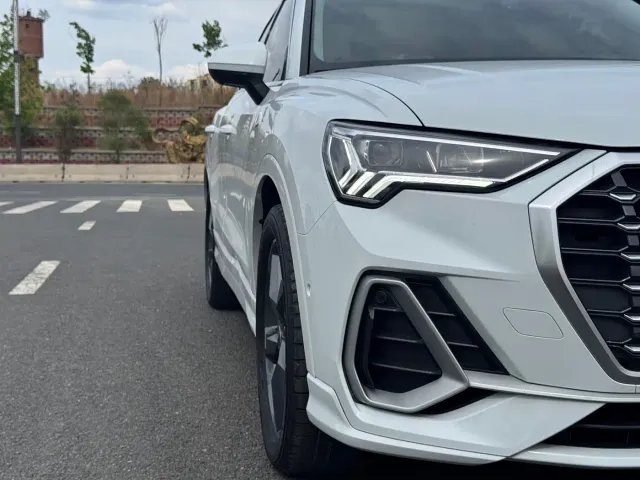 Audi Q3 — Фото автомобиля 11