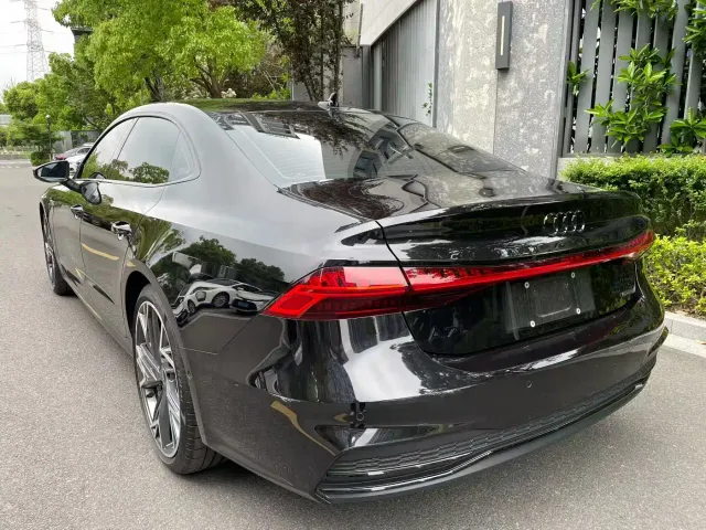 Audi A7L — Фото автомобиля 3