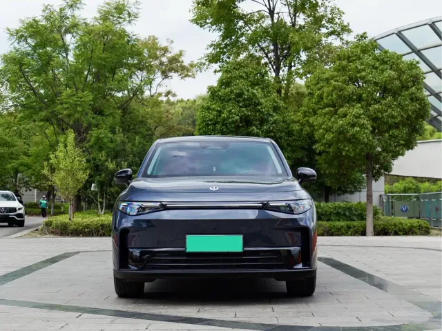 Leapmotor C10 — Фото автомобиля 2