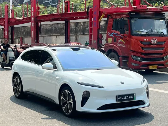 Nio ET5 Touring — Фото автомобиля 2
