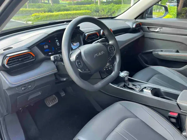 Dongfeng Yixuan — Фото автомобиля 11