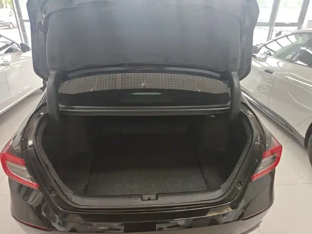Honda Accord — Фото автомобиля 18