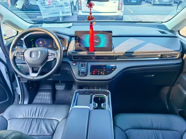 Honda Elysion — Фото автомобиля 7