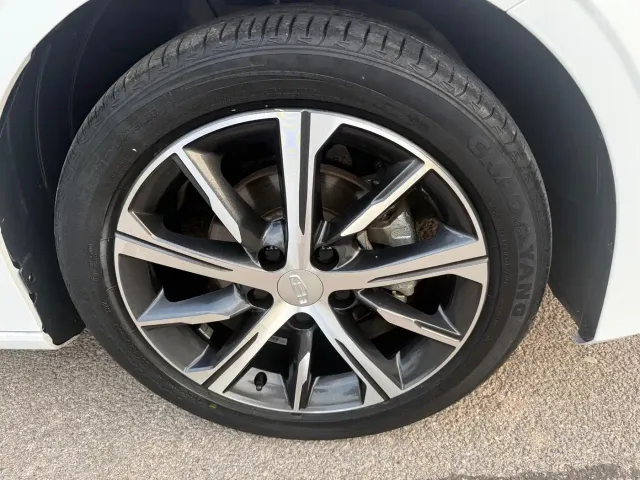 Geely Emgrand — Фото автомобиля 4