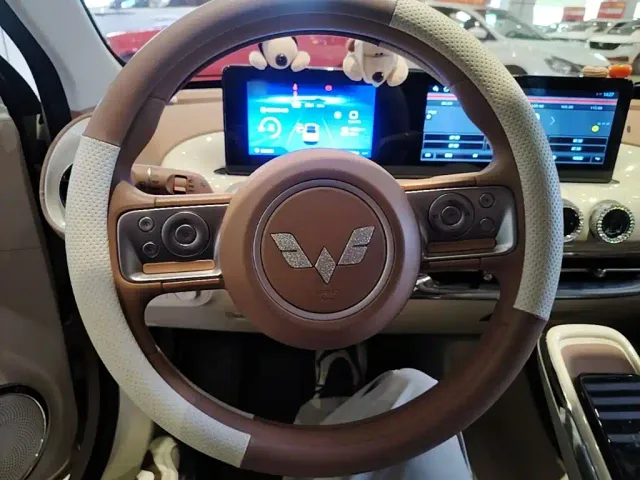 Wuling Bingo — Фото автомобиля 10