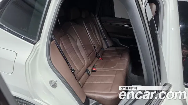 BMW X3 xDrive 20i M Sport Pro — Фото автомобиля 9