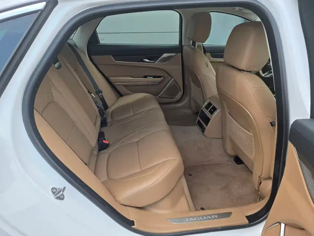 Jaguar XFL — Фото автомобиля 13