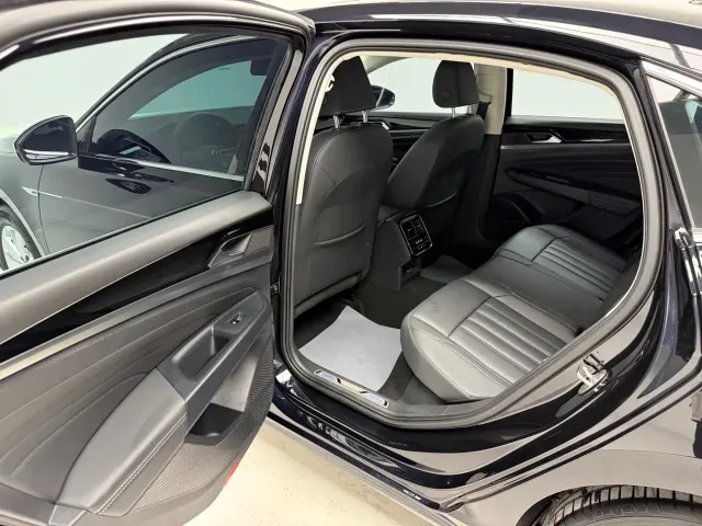 Volkswagen Passat — Фото автомобиля 13