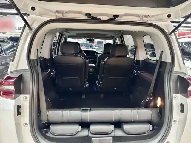 GAC Trumpchi M6 — Фото автомобиля 10