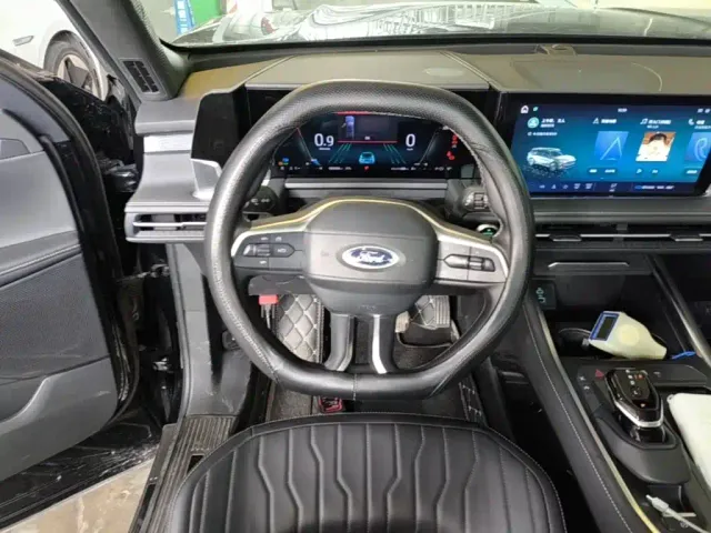 Ford Edge — Фото автомобиля 10