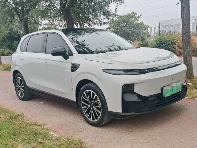 Leapmotor Leapmotor B10 2025 600 Joy Edition — Фото автомобиля 3
