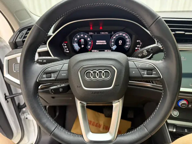 Audi Q3 — Фото автомобиля 6