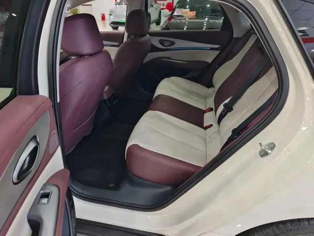 BYD Seal 07 EV — Фото автомобиля 8