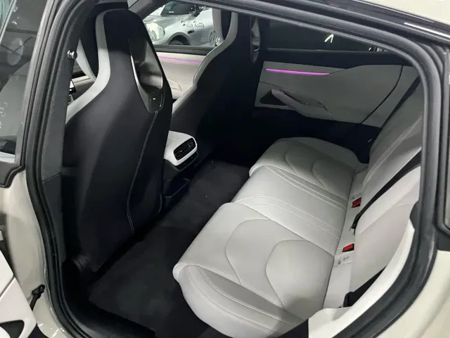 Xiaomi SU7 — Фото автомобиля 7