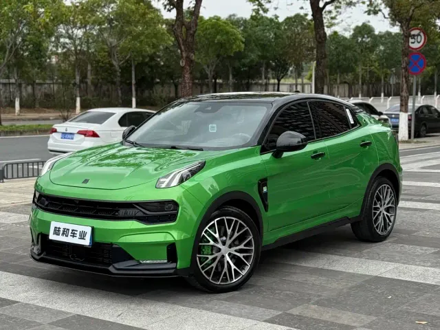 Фотография автомобиля — Lynk & Co 05