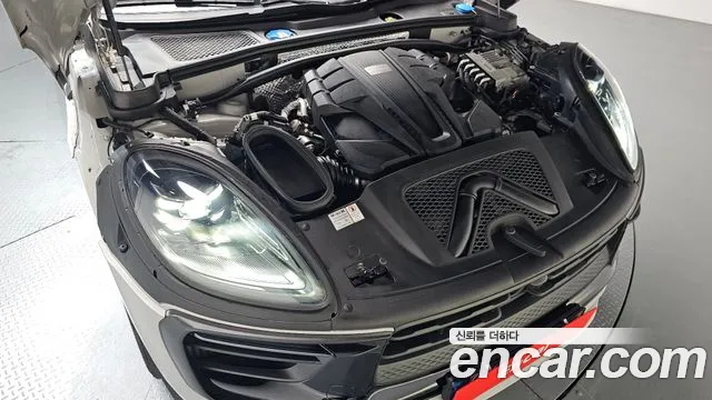 Porsche Macan — Фото автомобиля 6